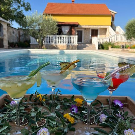 Sukošan Holiday Home Iva With Pool מראה חיצוני תמונה