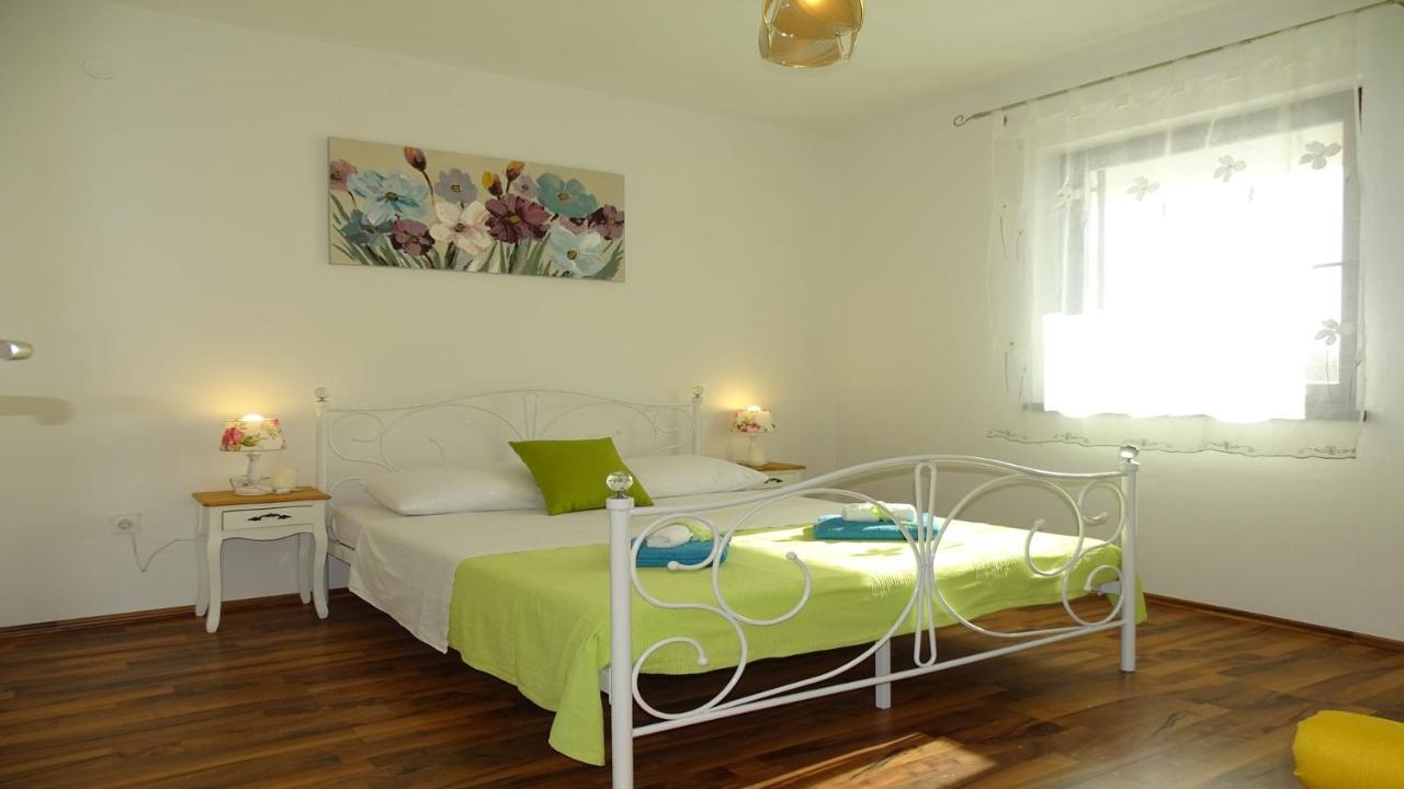 Sukošan Holiday Home Iva With Pool מראה חיצוני תמונה