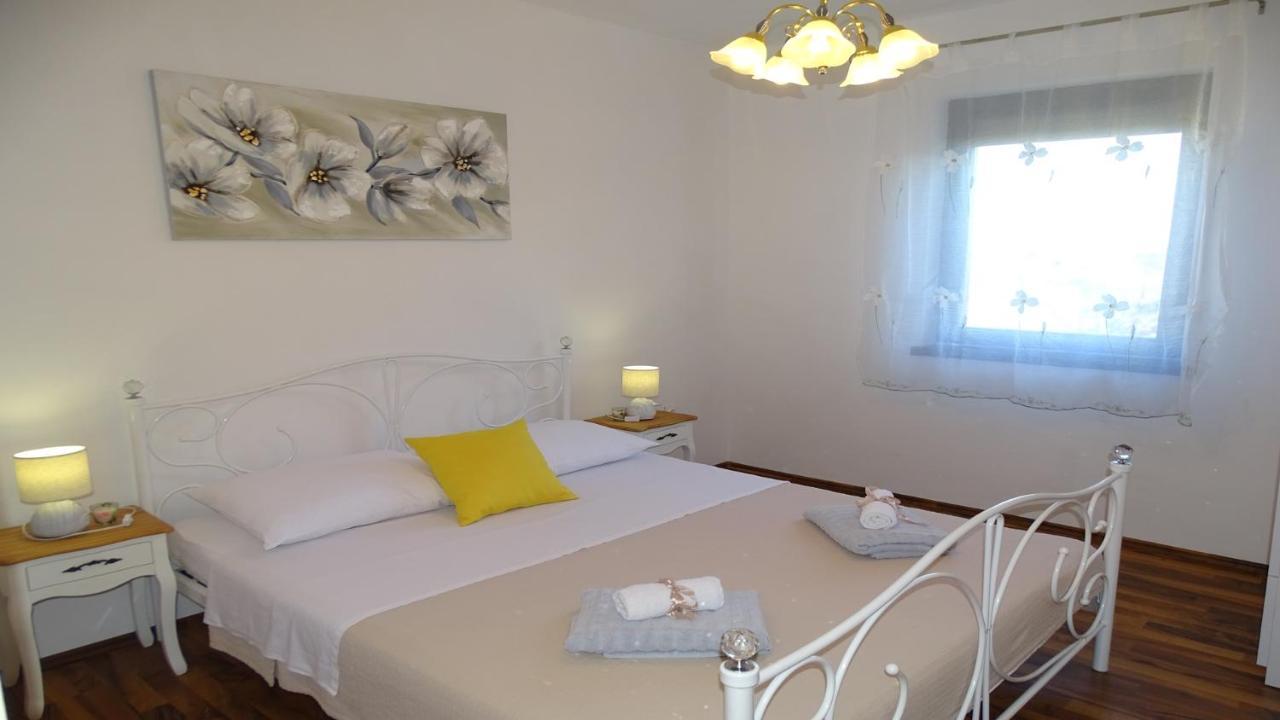 Sukošan Holiday Home Iva With Pool מראה חיצוני תמונה
