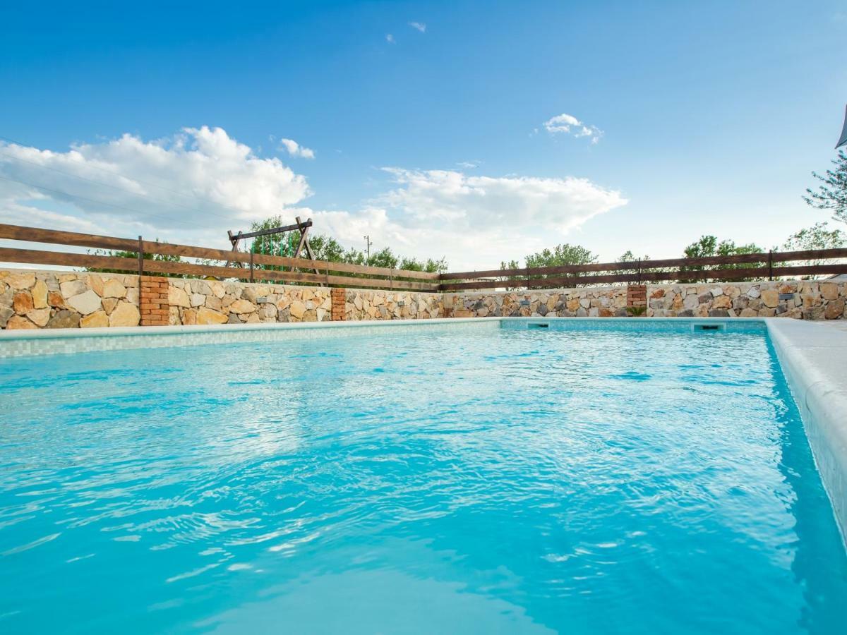 Sukošan Holiday Home Iva With Pool מראה חיצוני תמונה