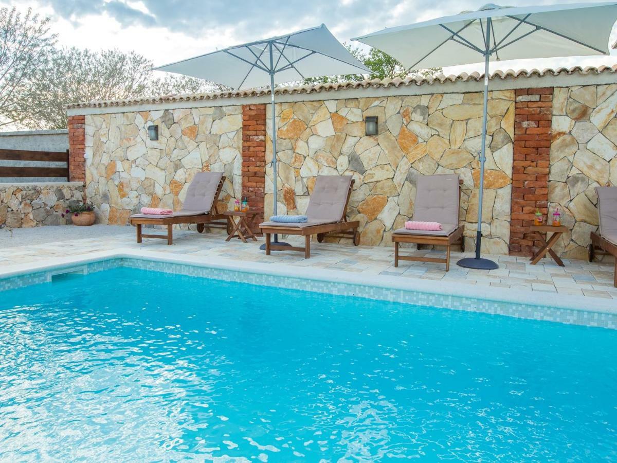 Sukošan Holiday Home Iva With Pool מראה חיצוני תמונה