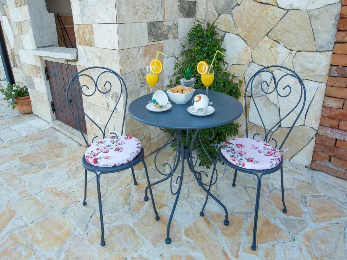 Sukošan Holiday Home Iva With Pool מראה חיצוני תמונה
